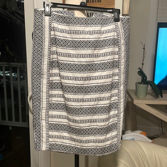 LOFT Dresses & Skirts - Skirt